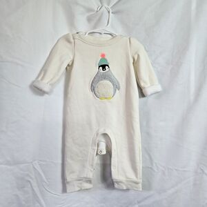Baby Gap Ivory Fuzzy Penguin Snap Closure Long Sleeve Winter One-piece Sz‎ 3-6M